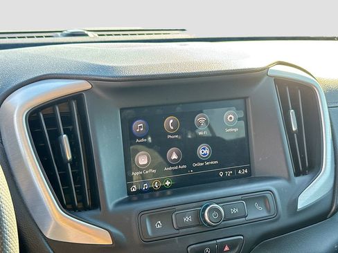 Used 2024 GMC Terrain SLE w/ Driver Convenience Package image 14