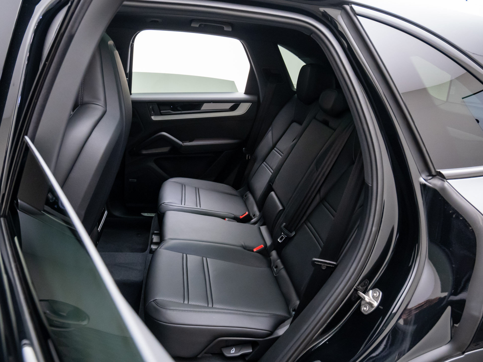Certified 2026 Porsche Cayenne AWD/4WD image 17