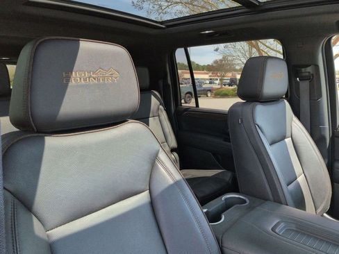 Used 2023 Chevrolet Suburban High Country AWD/4WD image 20