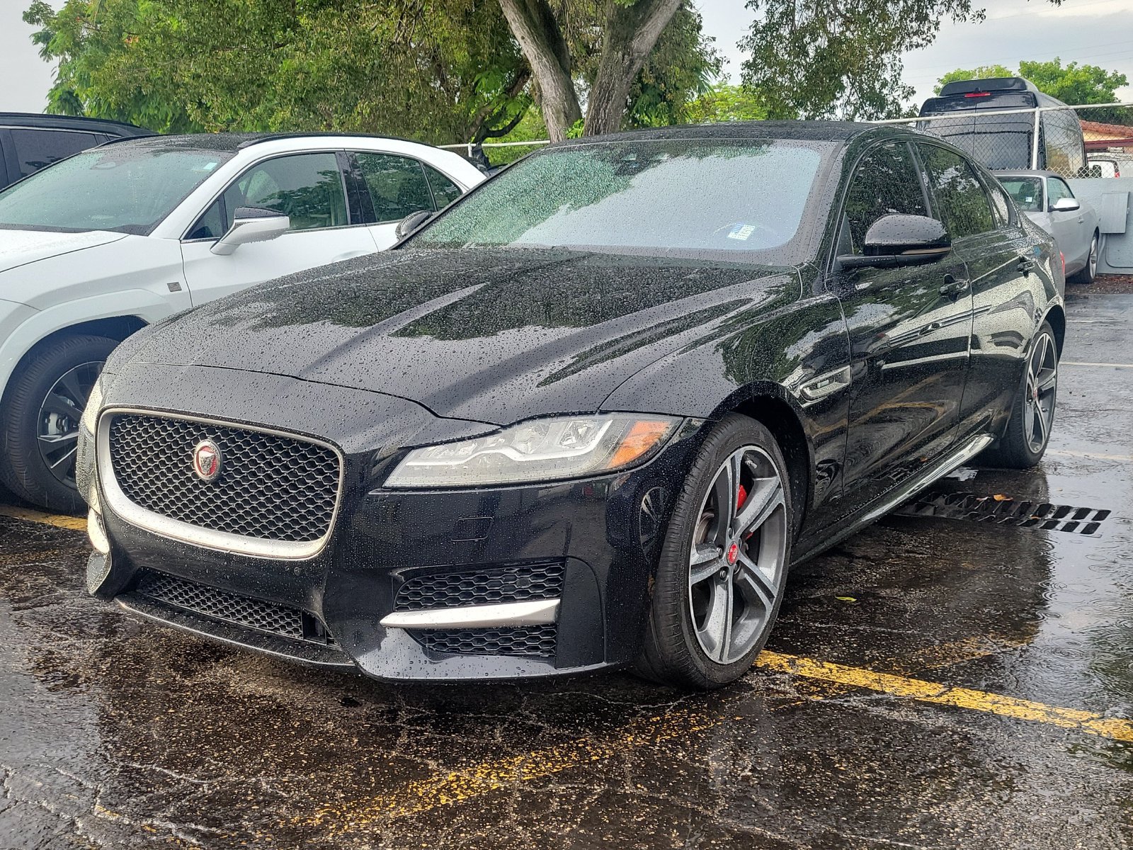 Used 2019 Jaguar XF R-Sport AWD/4WD image 34