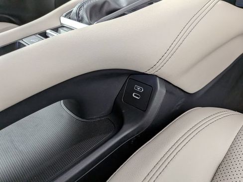 Used 2024 Honda HR-V EX-L image 12