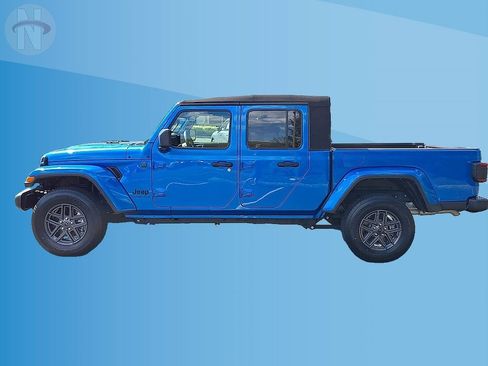 Used 2024 Jeep Gladiator Sport AWD/4WD image 5