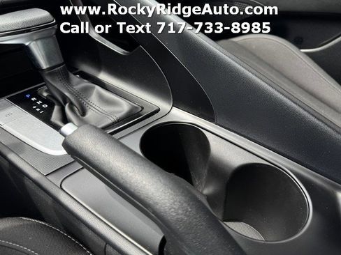 Used 2023 Hyundai Elantra SEL w/ Preferred Accessory Package FWD image 10