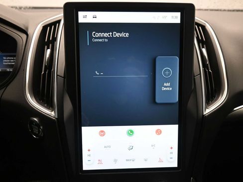 Used 2022 Ford Edge Titanium image 18