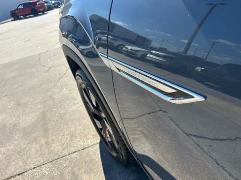 New 2026 Volkswagen Atlas Cross Sport SE image 27