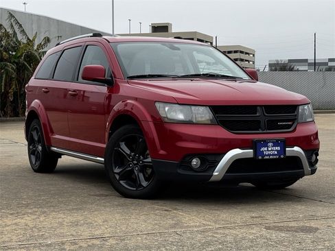 Used 2018 Dodge Journey Crossroad w/ Driver Convenience Group image 2