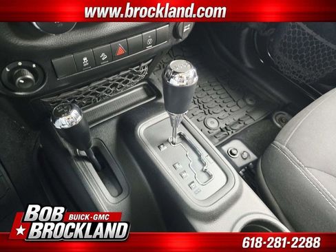 Used 2015 Jeep Wrangler Unlimited Sahara AWD/4WD image 32