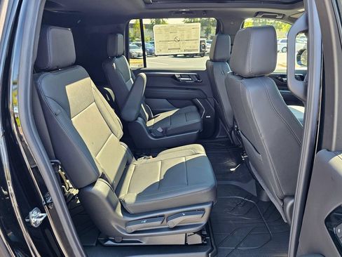 New 2026 Chevrolet Suburban LT w/ Comfort Package AWD/4WD image 12