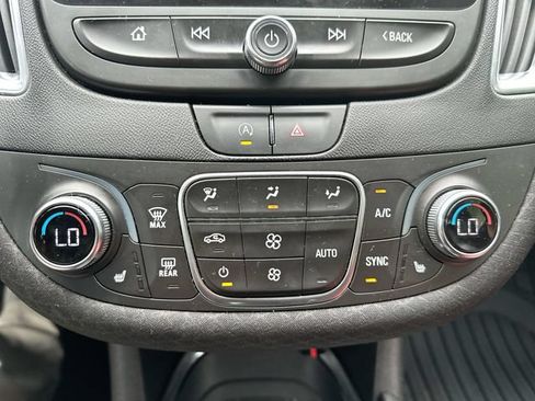 Used 2020 Chevrolet Malibu LT FWD image 37