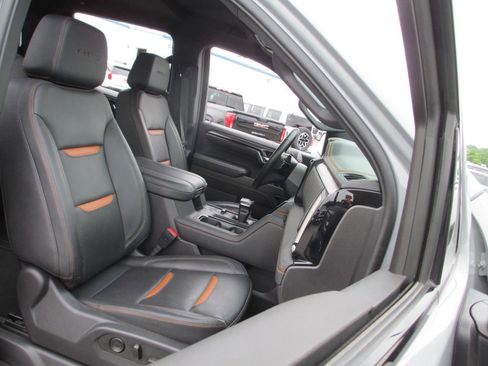 Used 2024 GMC Sierra 1500 AT4 w/ Technology Package AWD/4WD image 21