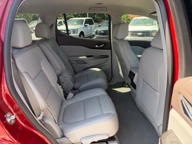 Used 2023 GMC Acadia SLT w/ Preferred Package FWD image 10
