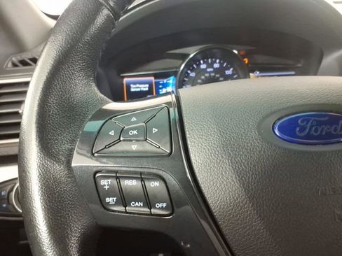 Used 2016 Ford Explorer XLT w/ Equipment Group 201A AWD/4WD image 17