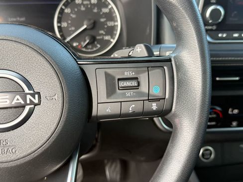 Used 2023 Nissan Rogue SV FWD image 22