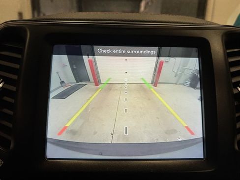 Used 2019 Jeep Cherokee Trailhawk w/ Cold Weather Group image 24