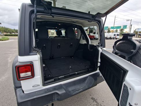 Used 2024 Jeep Wrangler Unlimited Sport AWD/4WD image 21