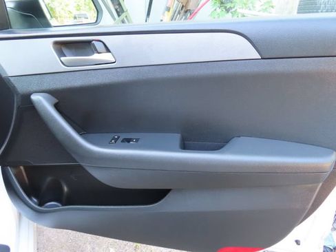 Used 2019 Hyundai Sonata SE FWD image 32