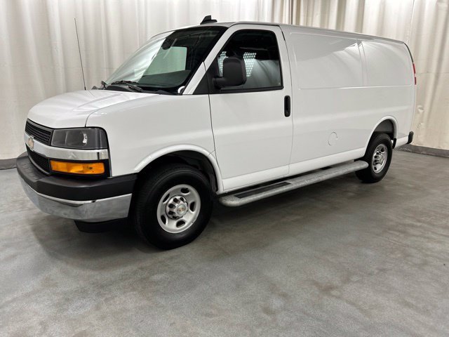 Used 2025 Chevrolet Express 2500 w/ Driver Convenience Package RWD image 2