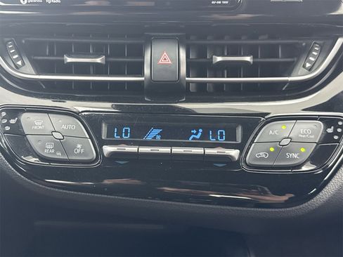 Used 2018 Toyota C-HR XLE image 26