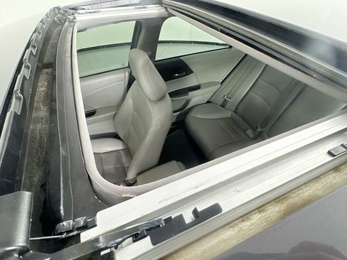 Used 2014 Honda Accord EX-L image 26