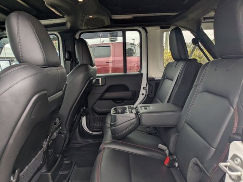 Used 2024 Jeep Wrangler Unlimited Rubicon image 13