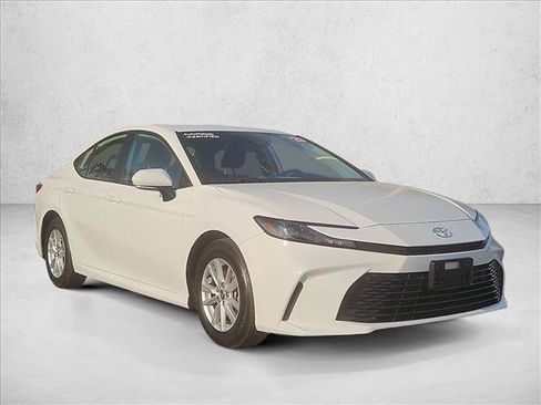 Used 2025 Toyota Camry LE FWD image 3