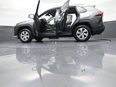 Used 2021 Toyota RAV4 LE AWD/4WD image 48