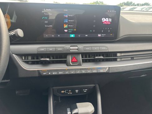 Used 2025 Kia K4 FWD image 16