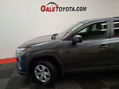 Used 2023 Toyota RAV4 LE AWD/4WD image 5