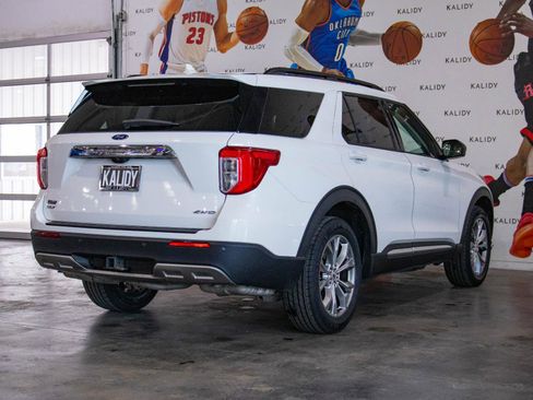 Used 2023 Ford Explorer XLT w/ Equipment Group 202A image 25