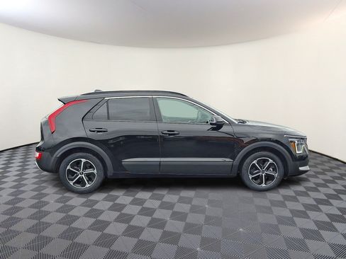 Used 2023 Kia Niro EX FWD image 7