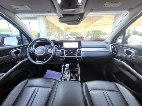 Certified 2023 Kia Sorento SX FWD image 15