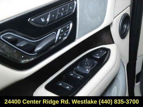 Used 2019 Lincoln Navigator Reserve AWD/4WD image 18