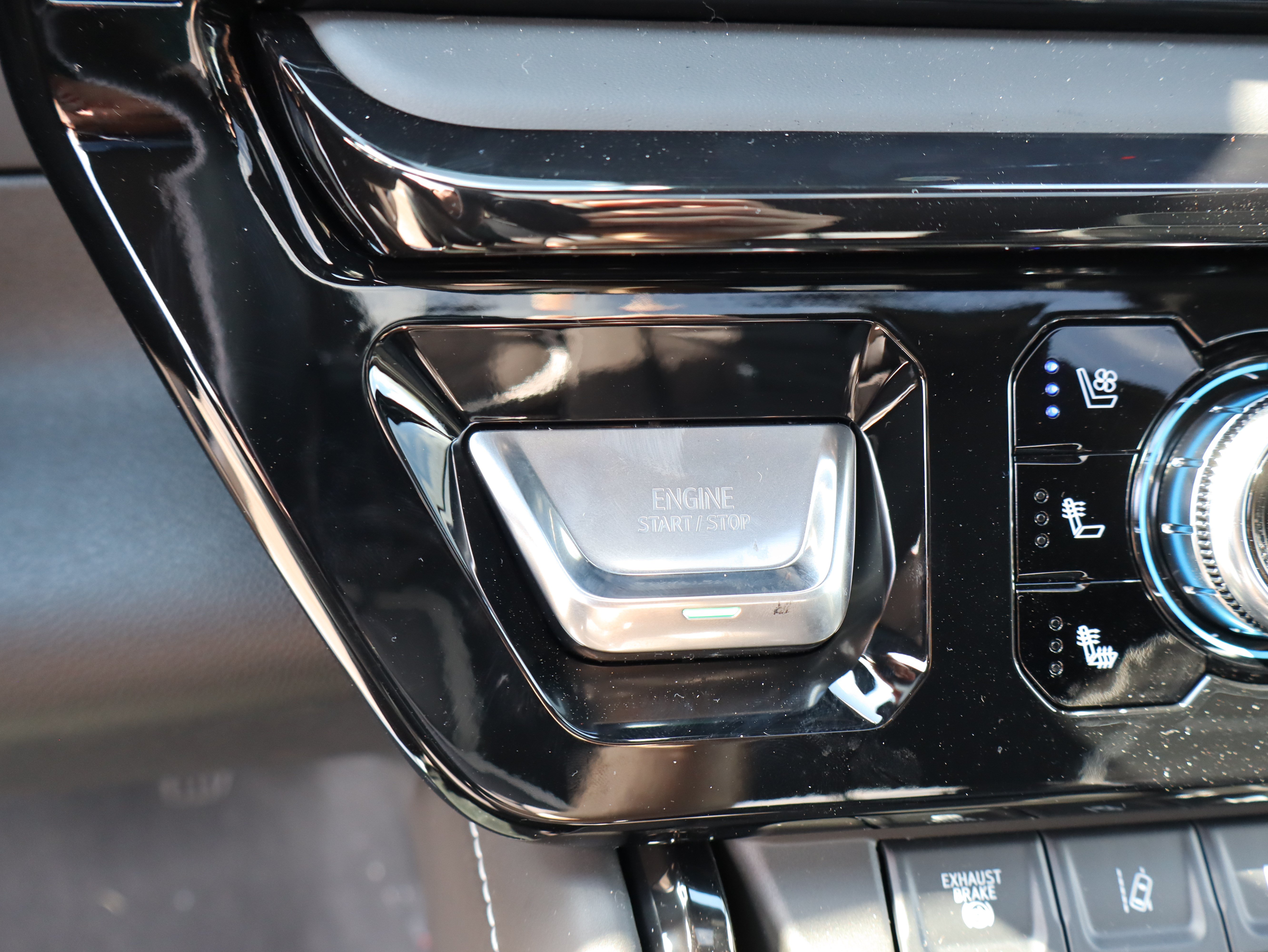 New 2026 GMC Sierra 2500 AT4X AWD/4WD image 21