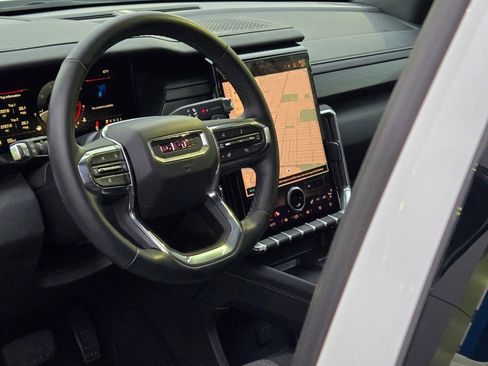 Certified 2025 GMC Acadia Elevation image 24