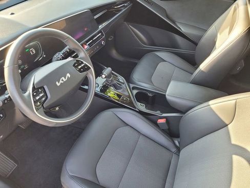 Used 2024 Kia Niro EX FWD image 9