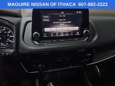 Used 2021 Nissan Rogue SL AWD/4WD image 25