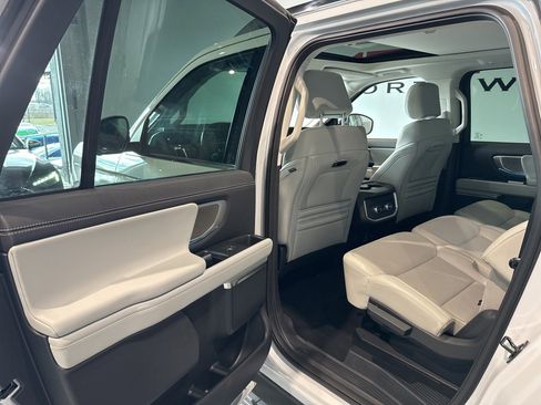 Used 2025 Ford Expedition Max Platinum image 28