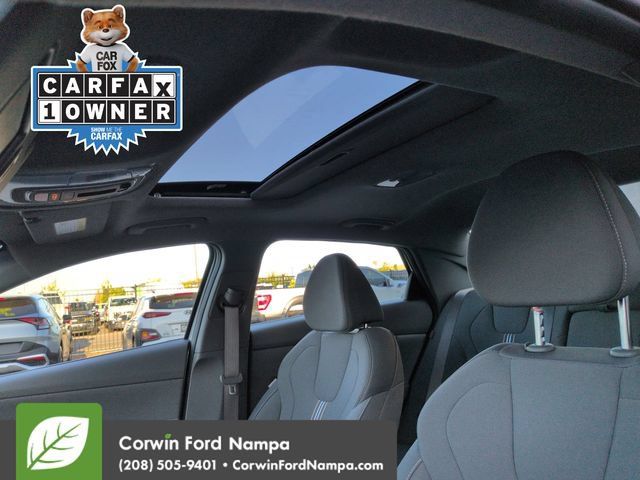 Used 2025 Hyundai Elantra SEL FWD image 21