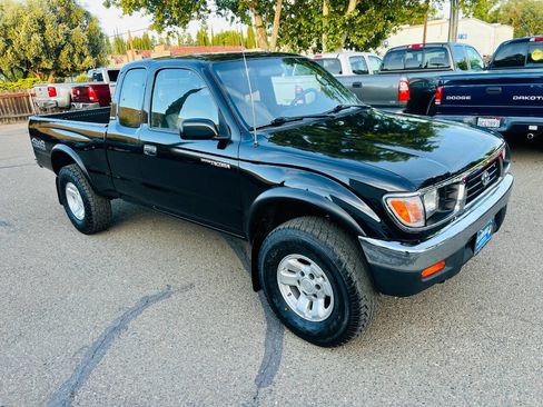 Used 1996 Toyota Tacoma 4x4 Xtracab V6 image 2