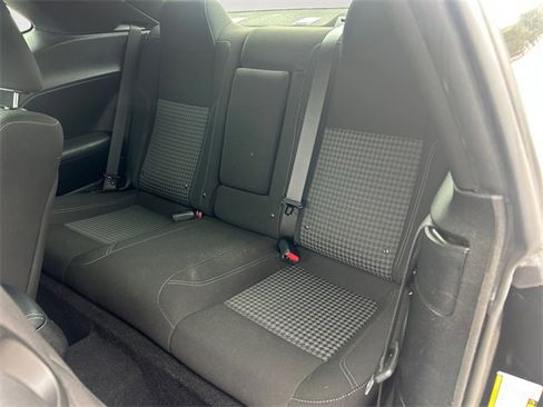 Used 2022 Dodge Challenger SXT image 13