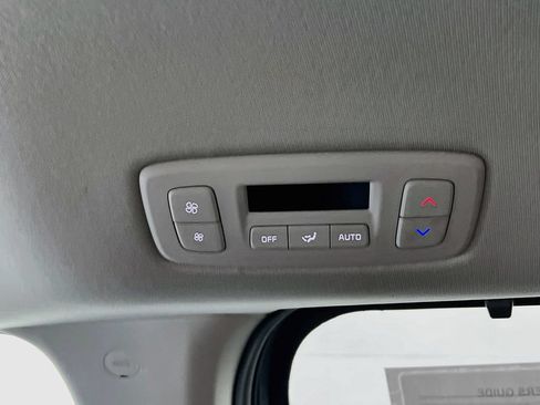 Used 2024 Kia Carnival EX FWD image 23