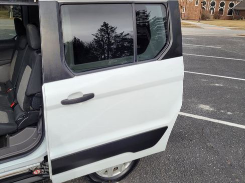 Used 2021 Ford Transit Connect XL image 19