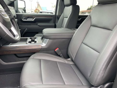 New 2026 GMC Sierra 3500 SLT w/ SLT Premium Package image 22