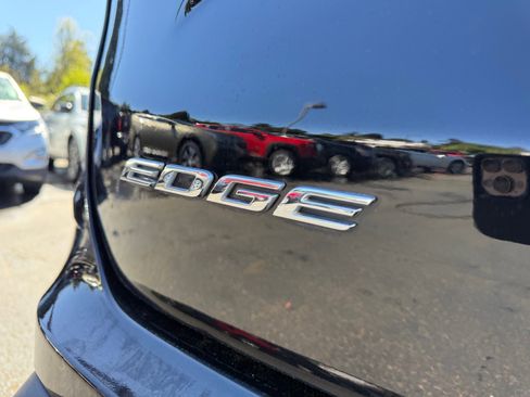 Used 2020 Ford Edge SEL image 6