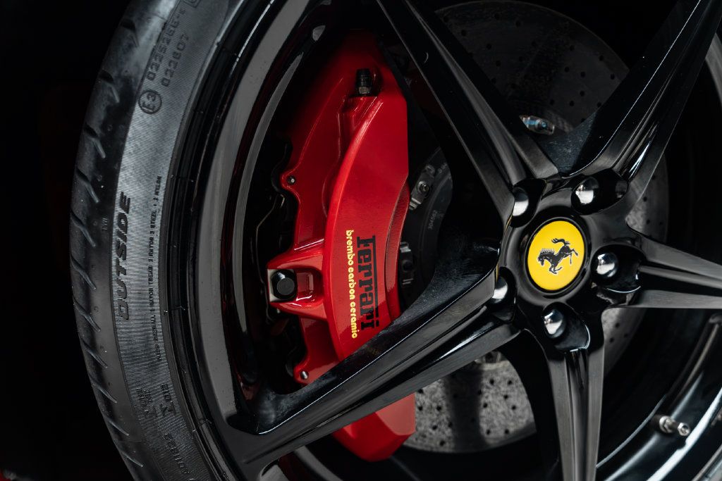 Used 2015 Ferrari 458 Italia Coupe RWD image 13