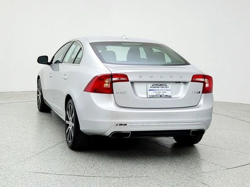 Used 2018 Volvo S60 T5 Inscription image 6