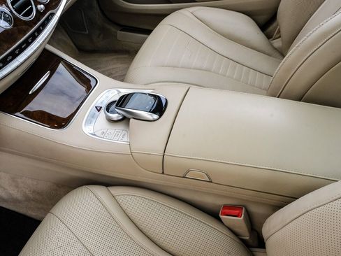 Used 2015 Mercedes-Benz S 550 Sedan w/ Sport Package w/ Sport Package image 25