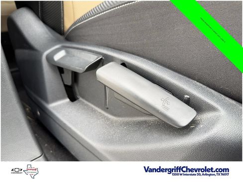 Used 2024 Volkswagen Atlas Cross Sport SE FWD image 27