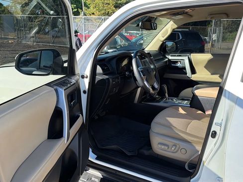 Used 2022 Toyota 4Runner SR5 AWD/4WD image 23
