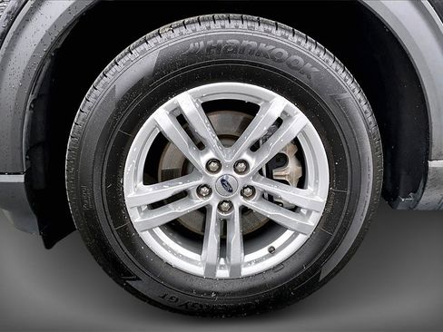 Used 2022 Ford Explorer XLT w/ Equipment Group 202A image 32